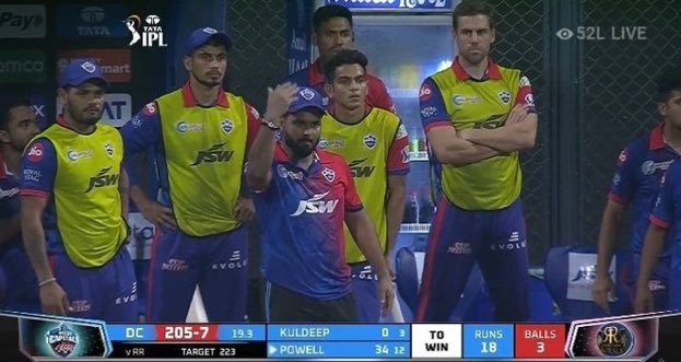 MonsterRk8723's tweet photo. Pant thinking this as Gully cricket😂❤️

Clear #Noball https://t.co/vjLxays7Sv