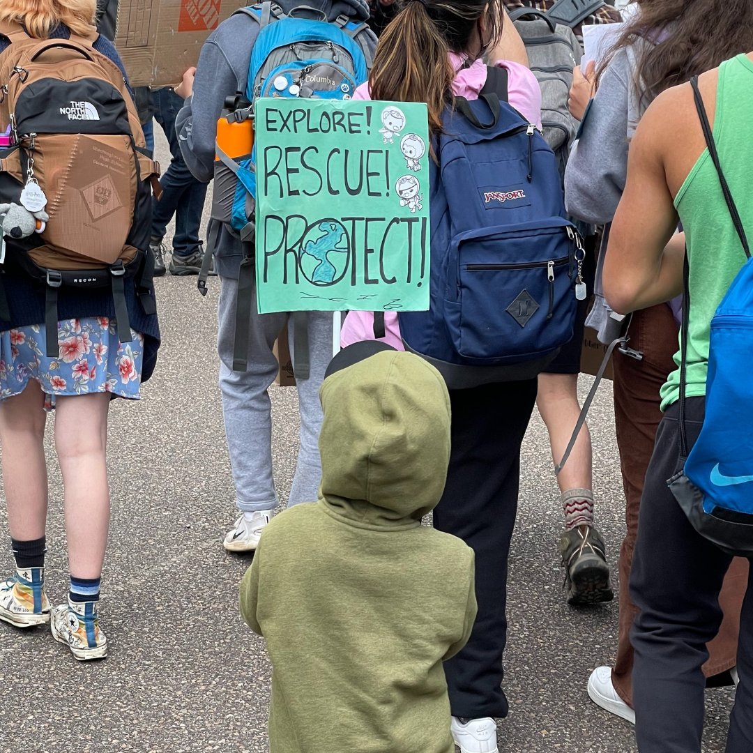 CleanChoice's tweet photo. In honor of Earth Day, here's a roundup of some of our favorite posters from the Global Climate Strike in DC. #savetheearth #earthday2022 https://t.co/vvqcg1IH0e