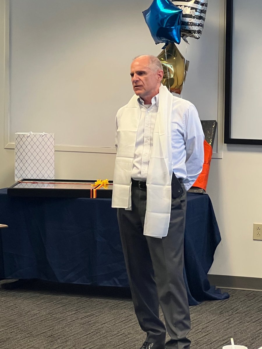 .<a href="/HomeDepot/">The Home Depot</a>'s Bill McBride Presented With NBAA Silk Scarf Award: nbaa.org/about/awards/s… Congratulations!