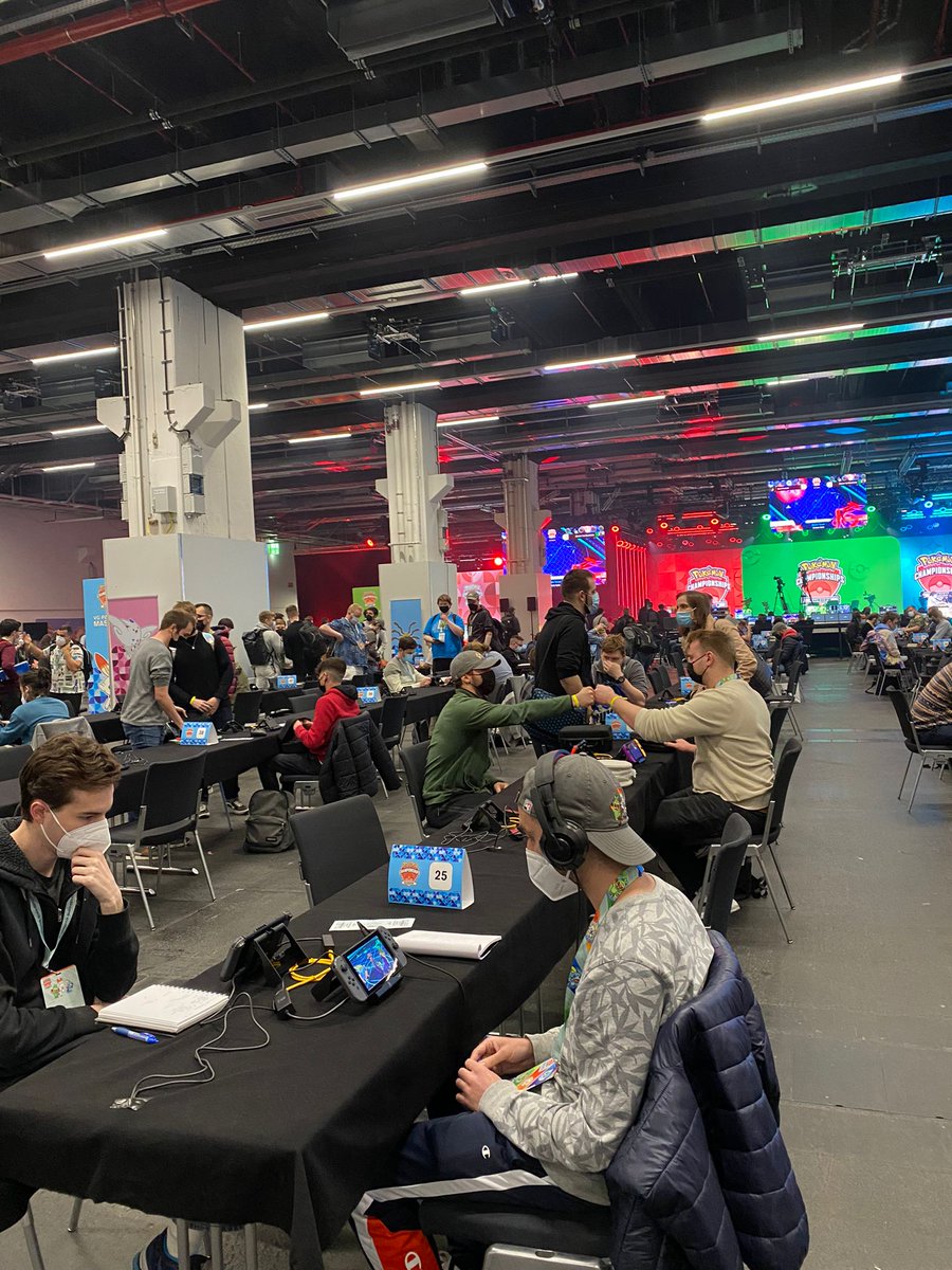 What an experience! From 0-2 to 6-3, i was really unlucky at the beginning, i finished 73th, so i didn't get CP's, but still really happy. Can't wait to do It again.