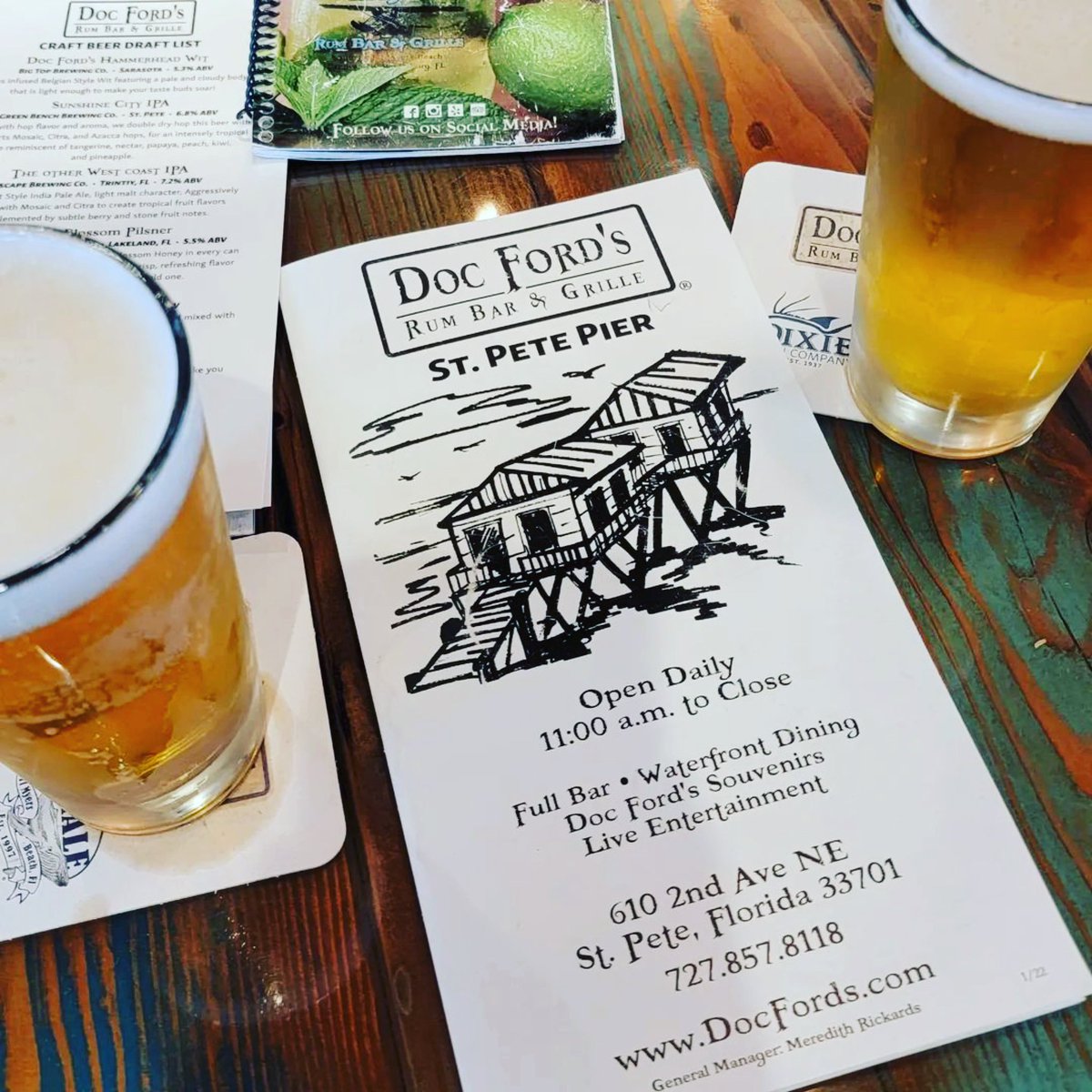 OBPBuzz's tweet photo. TGIF indeed! We’ll cheers to that. 😁🍻🧡
.
repost IG: @joybells1964
.
#tgif #fridayvibes #docfords #stpetepier #sunshinecityipa #orangeblossompilsner https://t.co/5W0e4ARu3G