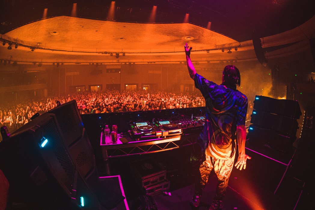 PKsound's tweet photo. .@LiquidStranger's #BalanceTour is one for the books after a blowout at The Hollywood Palladium.
@productions_bne supplied a massive T218 / CX-800 subwoofer package & a T10 monitoring system for the run & we're stoked to have been a part of it.
📸 The one & only @ohdagyo https://t.co/xgoGvUFS4c