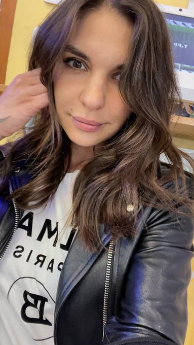 Dinner out tonight!🍷 https://t.co/uLOOFrK5R4<a href="/tag/gym"class="tags"><span>#gym</span></a><a href="/tag/fitness"class="tags"><span>#fitness</span></a><a href="/tag/sport"class="tags"><span>#sport</span></a><a href="/tag/bodygoals"class="tags"><span>#bodygoals</span></a>