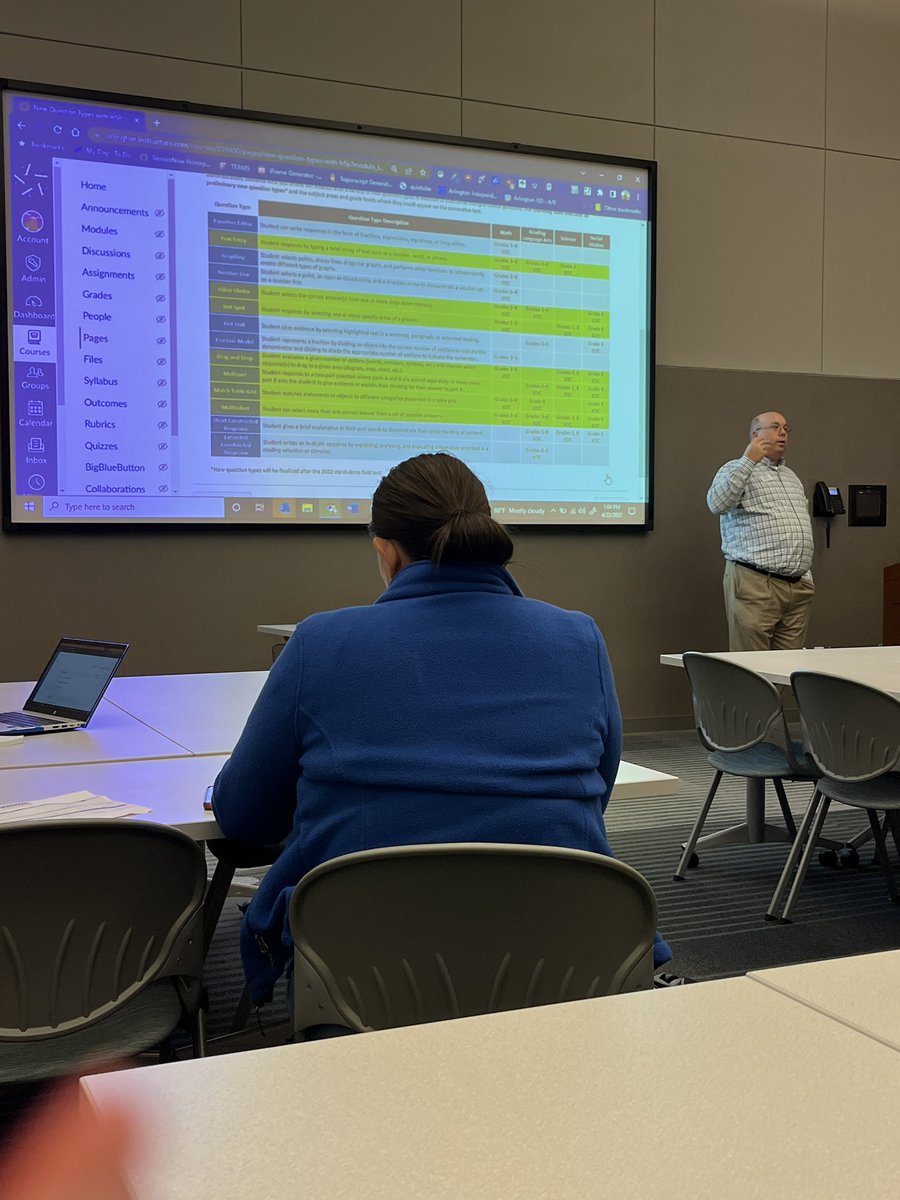 Crystal Lee tweet media