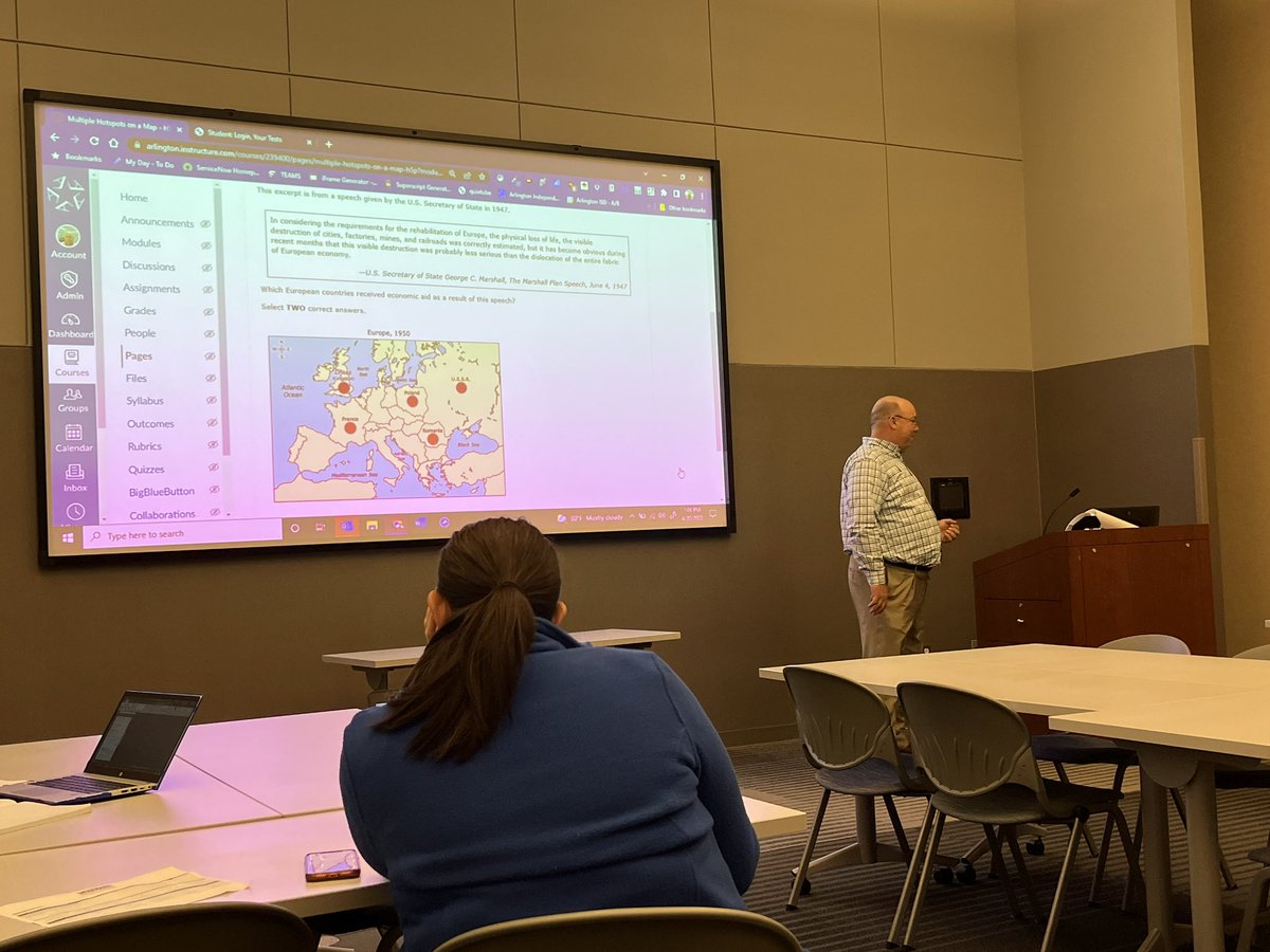 Crystal Lee tweet media