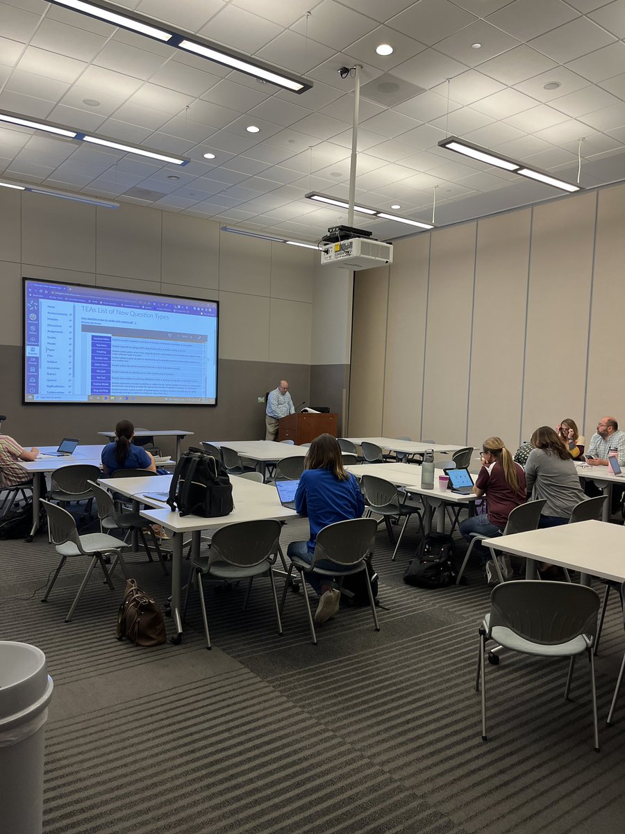 Crystal Lee tweet media