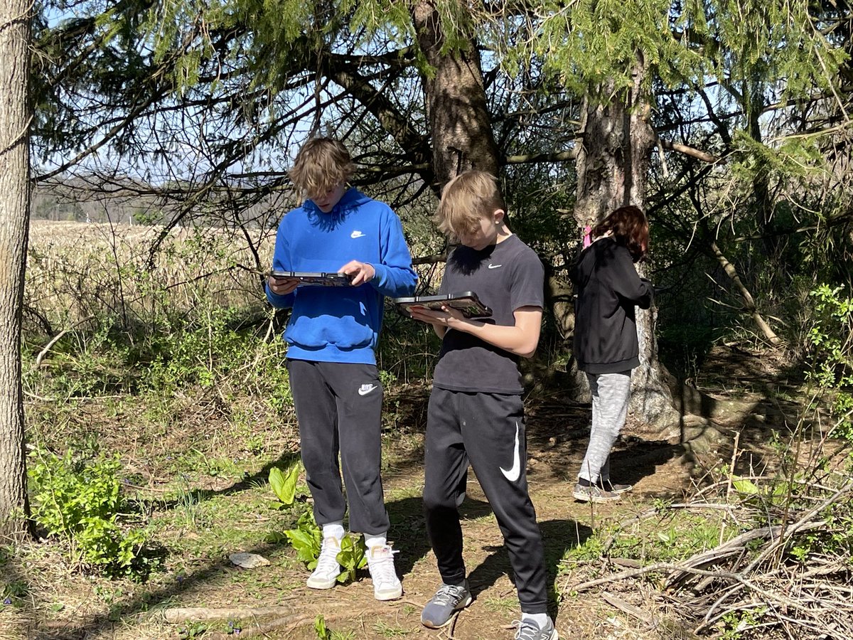 7Svms's tweet photo. Celebrating Earth Day in 7th grade science by completing an outdoor scavenger hunt to identify organisms. A great day to use our outdoor environmental center. #earthday #science #7thgrade @SauconValleyMS @JamesPDeegan @SauconSuper 🌎💚💙 https://t.co/CWLKxXfLLj