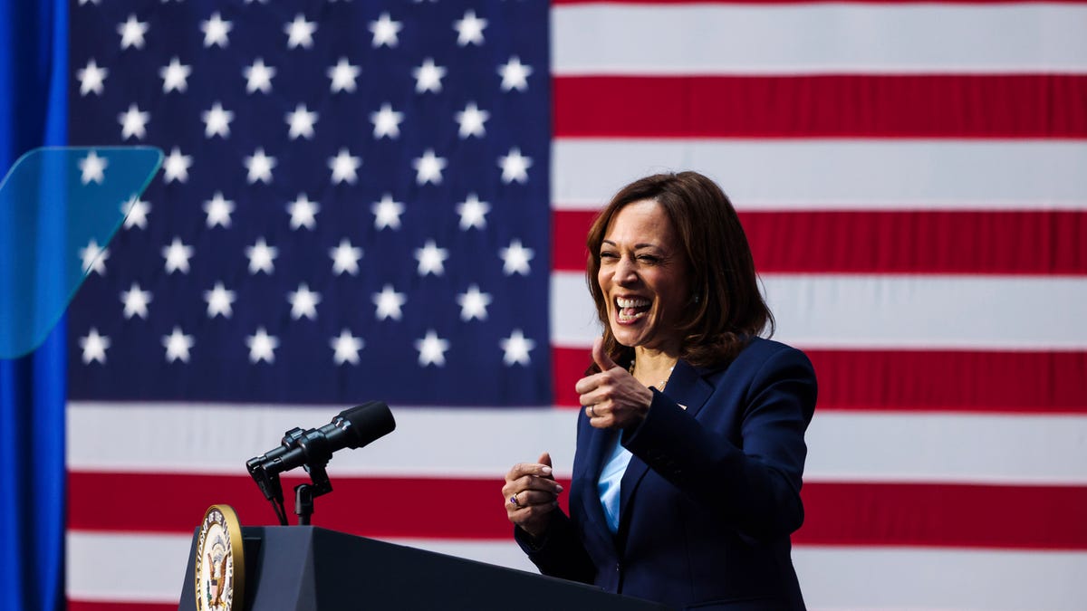 TheRoot's tweet photo. Vice President Kamala Harris To Give Commencement Speech At HBCU https://t.co/t78Lrn9pzP https://t.co/pxt0ZKbYXu