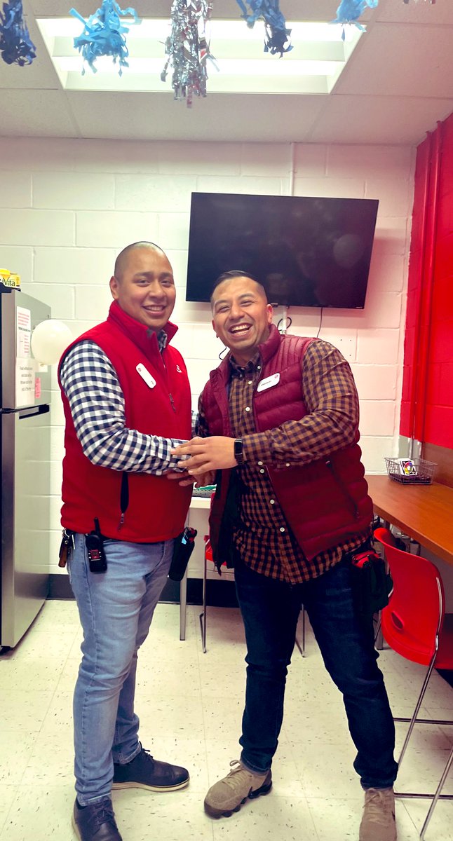 cangieeehr's tweet photo. Saying see you later never good bye! 🥲 Its been a pleasure and appreciate all your support at our store! Our entire team will miss you! @MannyTGT28 Its been fun and amazing having you with us!!🔥#ElmontStrong #SeeYouAgain @NicoleTonnessen @OJ_DE_TGT https://t.co/TQhmgruSsi