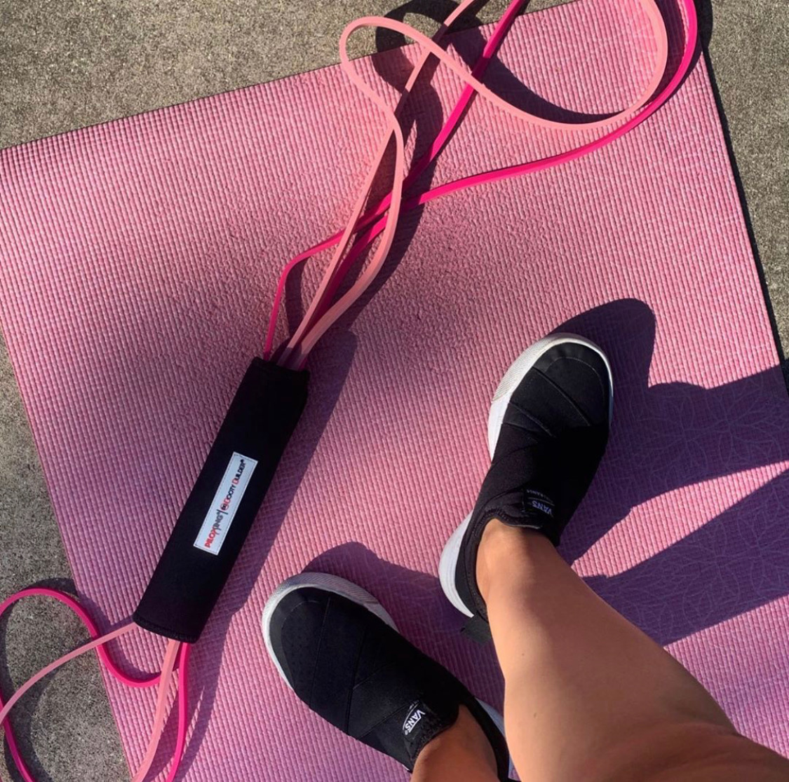 Grab your band and let’s lift it, plump it, tighten it, shape it, and burn it… 🍑 🔥! Learn more about our new #PiloxingBootyBuilder program at piloxing.com/programs/booty…. 

#Piloxing #gluteworkout #coreworkout #strengthtraining #resistancetraining #bootyworkout #groupfitness