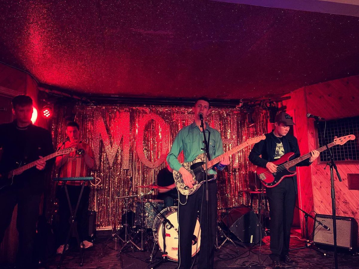 AverageLifeCom1's tweet photo. Cheers to all that came to the Moth on Wednesday and to the gent Wesley Patrick Gonzalez for having us. What a venue.

We’re jumping back into the studio for now. No sleepin. See you soon. https://t.co/mUe0s1AJUl