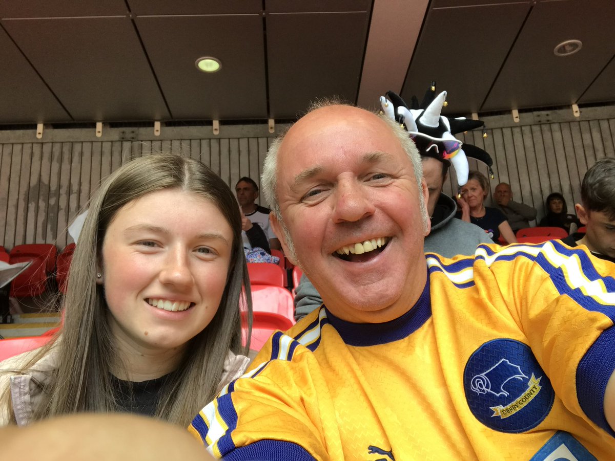 SellyIOM tweet media