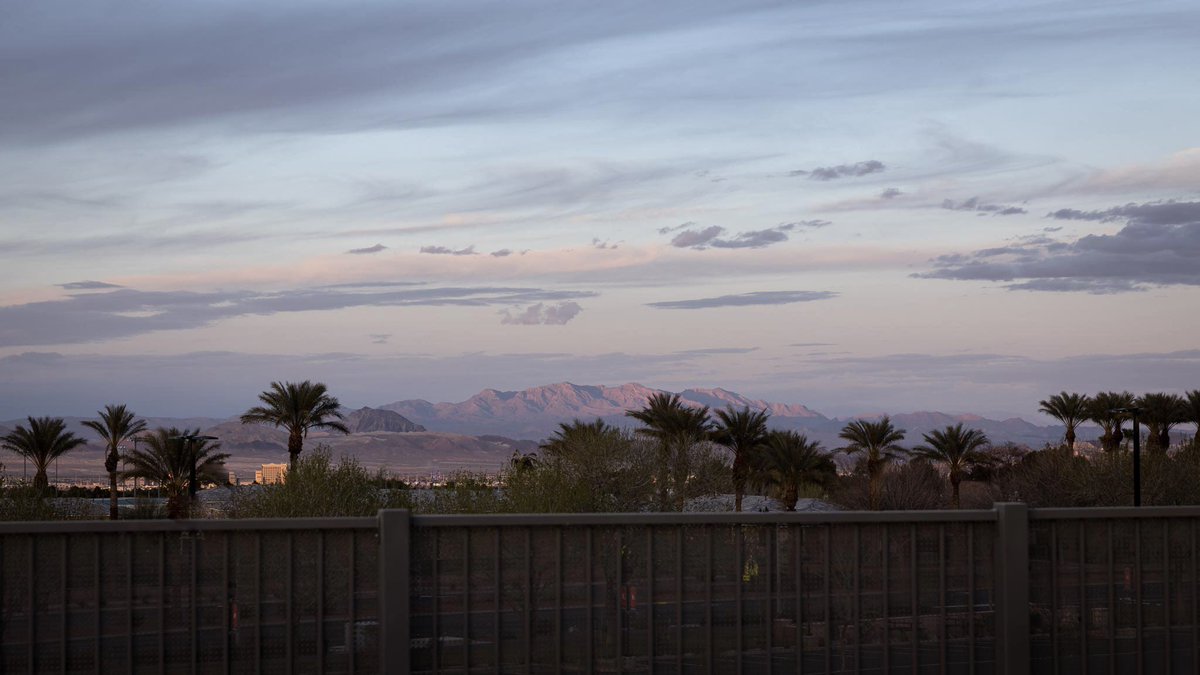 TheCraggyRange's tweet photo. We're celebrating #EarthDay with #viewz from our patio, an ice-cold drink, and two or three #tacos... How about you?! https://t.co/cOO1zGG93q