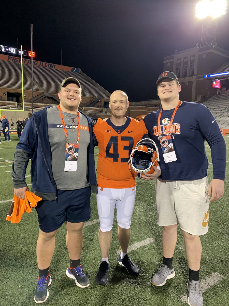 Great time with the crew! <a href="/IlliniFootball/">Illinois Football</a> <a href="/BarstoolILL/">Barstool Illini</a>