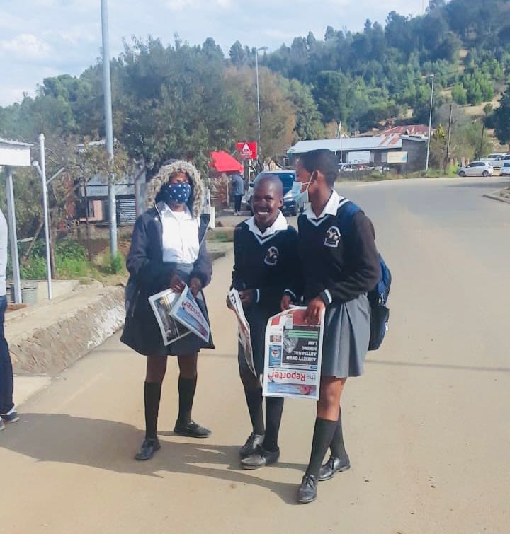 TheReporterLS's tweet photo. #SpotTheReporter
📍Upper Moyeni, Quthing
⏱ Friday 22 April, 2022
#nationwidedistribution #lesotho https://t.co/AsedTnmyWq