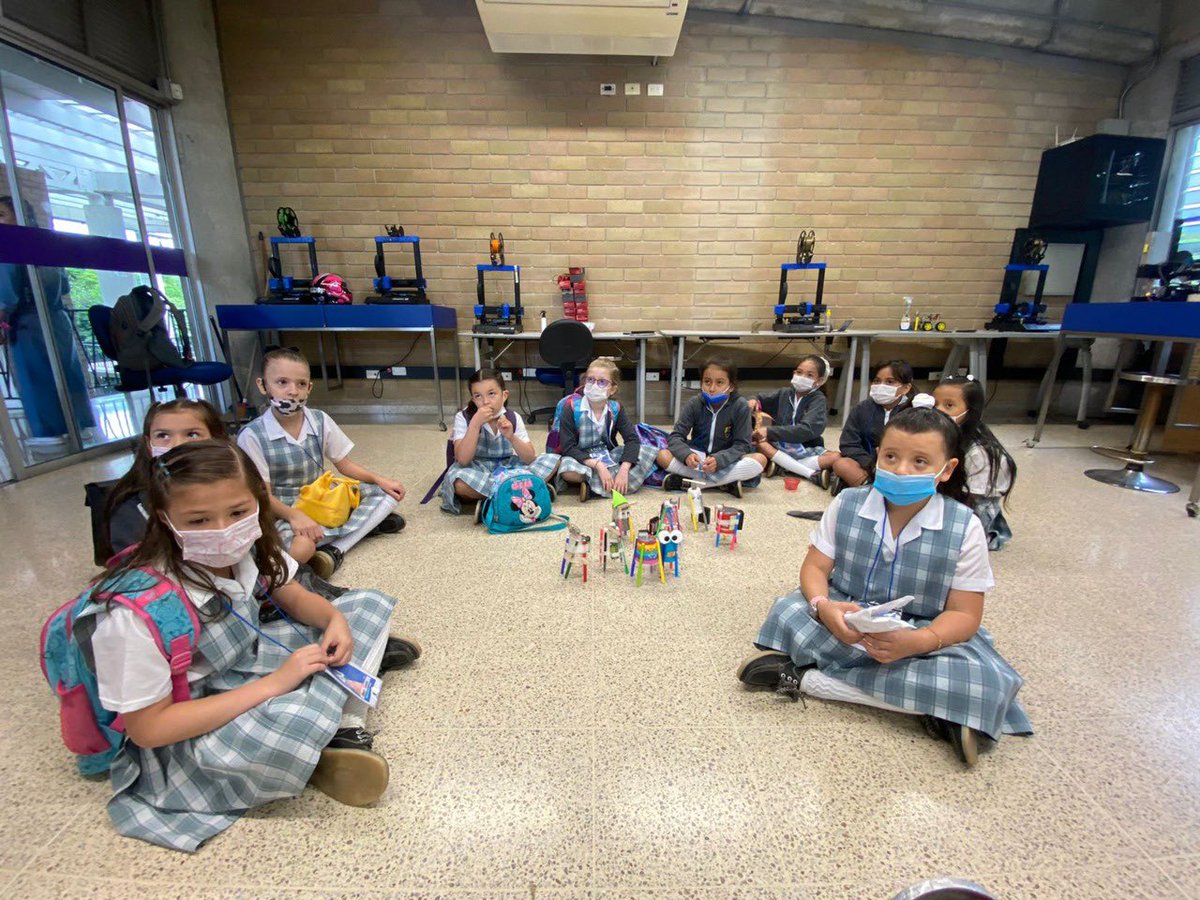 soyalejangu's tweet photo. El mundo necesita más ciencia y la ciencia necesita a las mujeres y a las niñas. Por eso, en nuestras instituciones educativas impulsamos el ingreso de las niñas a carreras como: Desarrollo y Programación de Software, Analítica de datos, Diseño e integración multimedia. https://t.co/4kA3YQdW4z