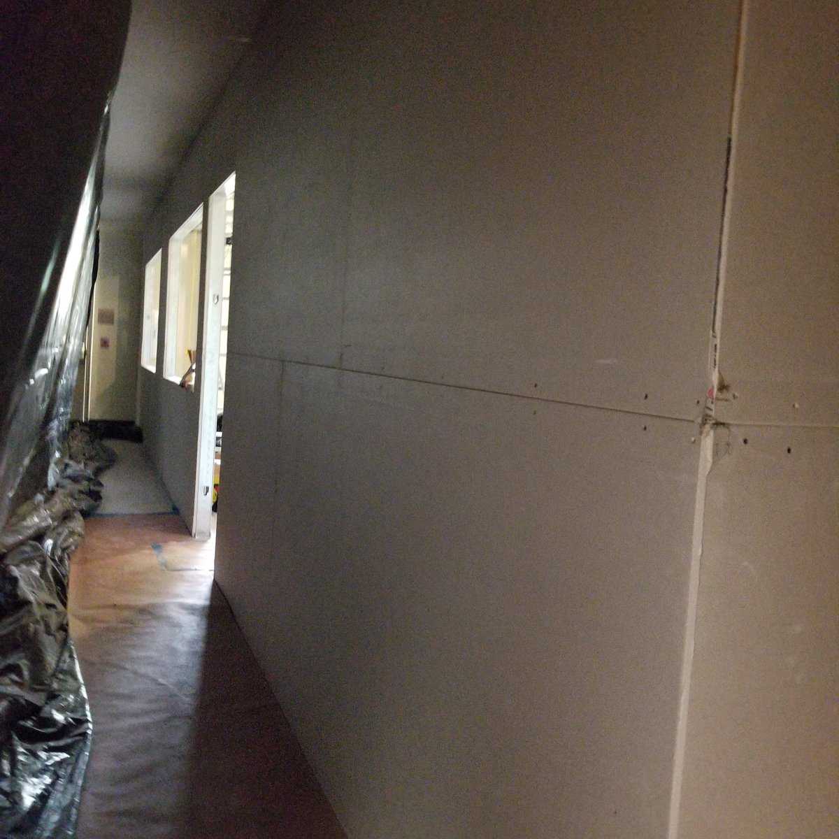 AtascocitaLib's tweet image. What&apos;s happening at the library? Duct work is progressing and the windows have been installed on the meeting room. We will reopen on Monday at 11am and work will continue inside and outside the library.
#harriscountypl #libraryconstruction #librarylife #atascocitatx #atascocita