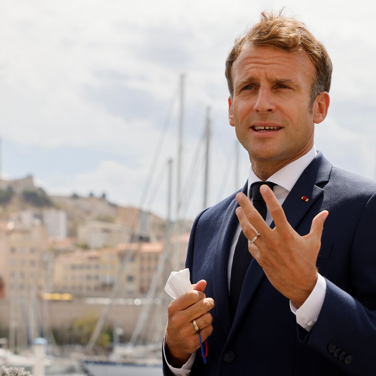 Moi je vote <a href="/EmmanuelMacron/">Emmanuel Macron</a> dimanche et vous ?