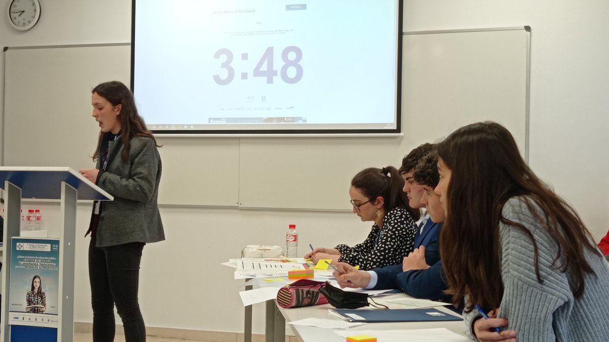 FrayLuisSCJ's tweet photo. Acabamos los debates de hoy. Nuestros dos equipos han ganado los dos debates que han hecho cada uno. Estamos contentísimos 😊.  Mañana más.

📌 https://t.co/W5KvtGWzvx

#FrayLuisBachillerato #Debate #FrayLuisSecundaria #Secundaria https://t.co/rMohPo2x2J