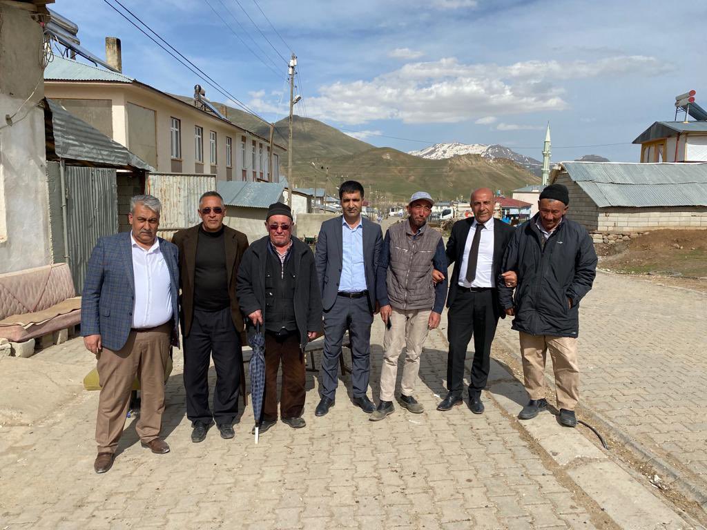tahagngr's tweet photo. Erciş’de Ak Parti ailesi olarak Arvasi Vakfı tarafından yaptırılan Hz.Hamza (R.A.) Camii açılışını yaptıktan sonra; ilçe başkanlarımız Sn.@AliEvindarali ve Sn.@ercanagar ile birlikte Ulupamir Mah. gönül ziyareti gerçekleştirdik.

@ArvasAbdulahat
@K_Turkmenoglu_V @izzetalbayrak65 https://t.co/LALAn3Wgz8