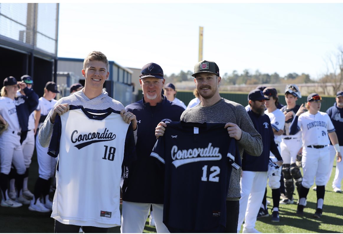 vypehouston's tweet photo. Former Concordia Lutheran teammates face each other in the MLB
Texas Ranger Glenn Otto and Oakland’s Adam Oller (@adamoller) face each other tonight in the Big Leagues https://t.co/IPBc29CQN2