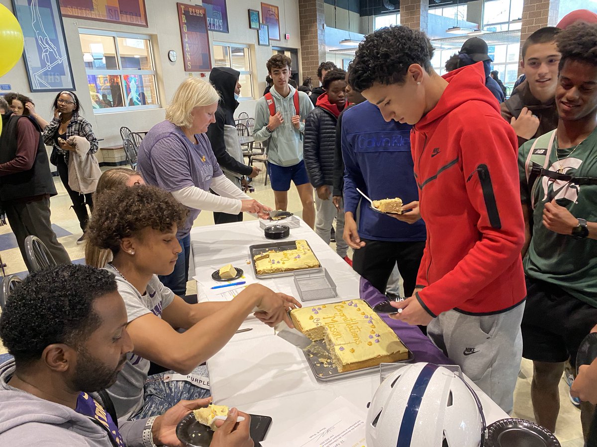 Nick__Mantas's tweet photo. East Lansing’s Mason Woods (football/basketball) and Payton Baker (basketball) both signed to go play at @albioncollege next year! 
Hear from them tonight only on @WLNS and don’t miss their cake cutting skills! 😃✍🏼🙌🏼 @payton2baker @MASON__WOODS @eltrojans @ELHoops @EL_Trojans_FB https://t.co/6NwocVgRZW