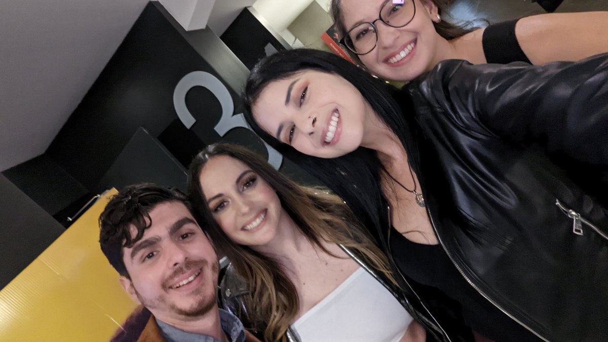 review_cr's tweet photo. Felicidades  a @Memekova  y @RaulCB1992  por el estreno de volvió  en cines.

Ya saben que tenemos que hacer este fin de semana https://t.co/bwqvo1yDoh