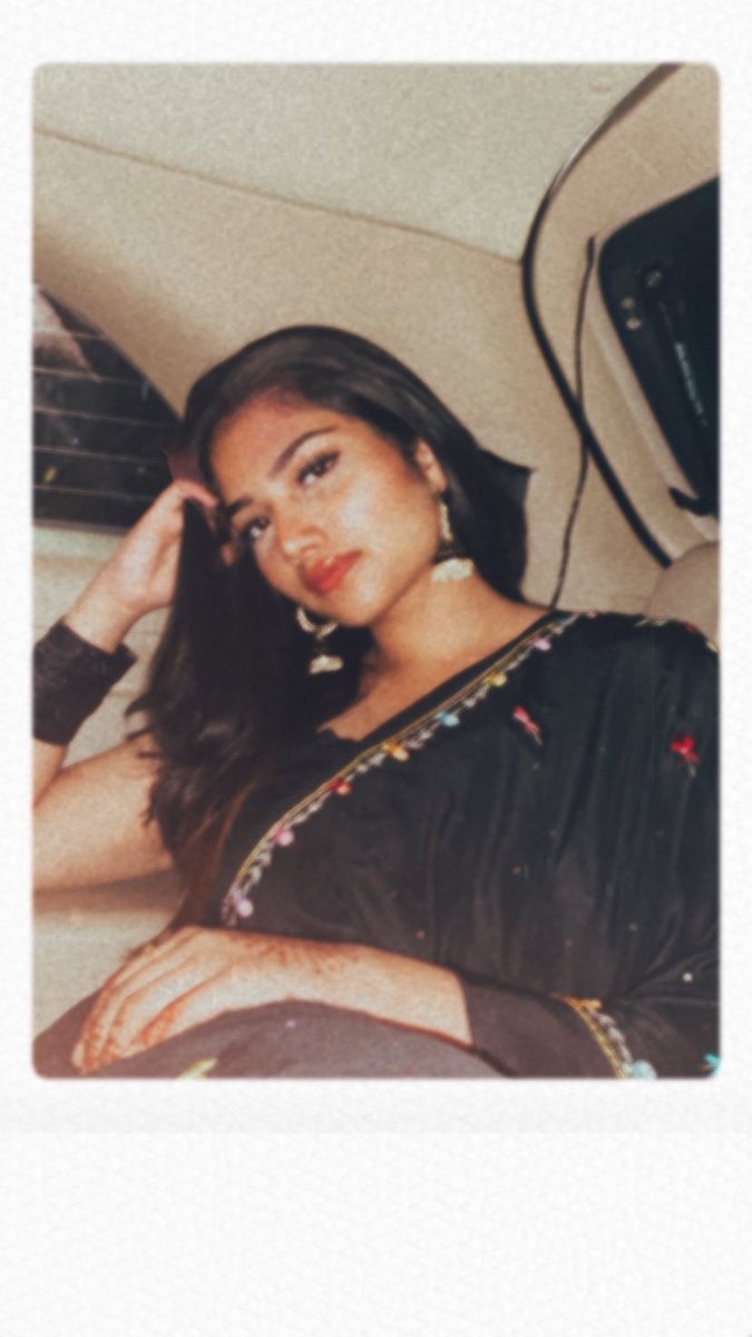pinteresttgf's tweet photo. Black saree supremacy https://t.co/F2jMPZFqvv