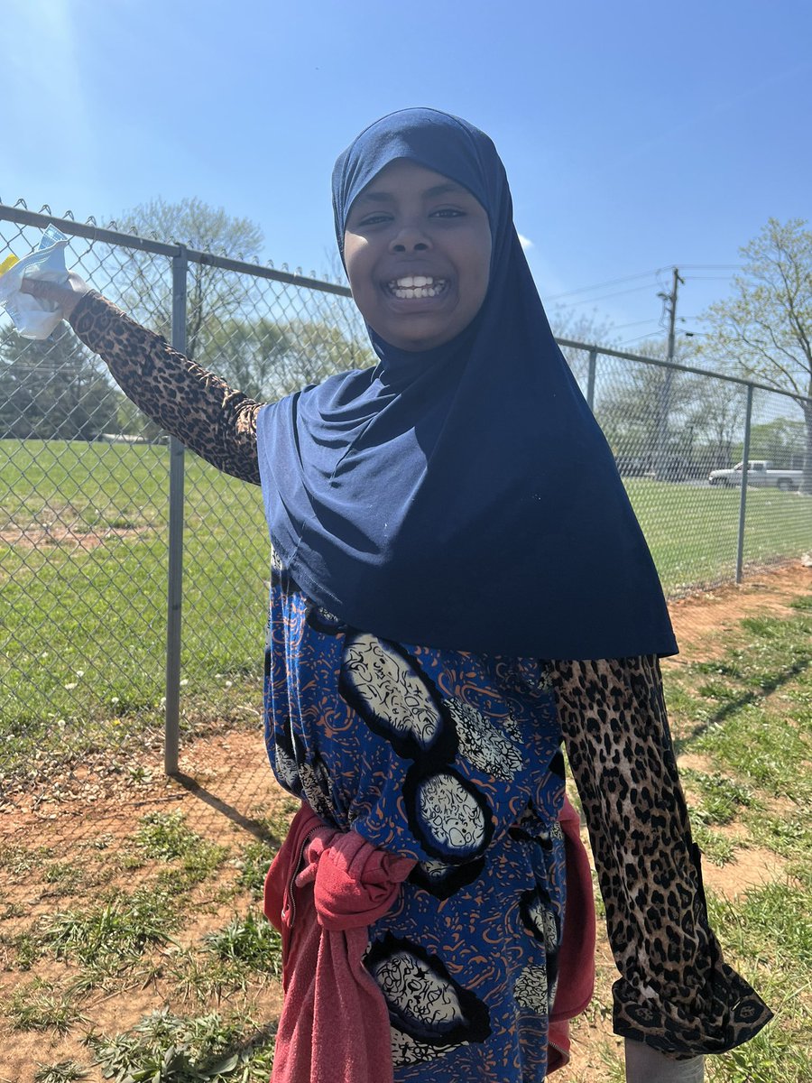 ahoff1538's tweet photo. Happy Earth Day! 6th grade doing our part! We are in this together! 
@perkinsonreads @Warren_Elem https://t.co/yzjIKdWkGI