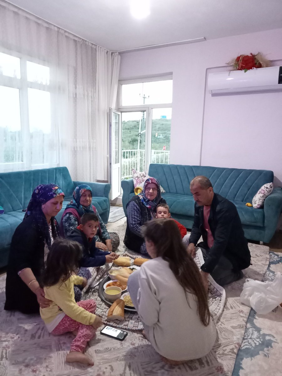 akkadinserik07's tweet photo. #Ramazan ayının bereketini ve güzelliğini; her gün üç kademe iftar sofralarına misafir olarak çoğaltıyoruz.
bugün 'de
#Akcaalan,
#Merkez,
#Kökez ,
#Orta ve
#Yeni
mahallelerimizde ailelerimizin
misafirleri olduk
#GönülSofrası
@ethemtas
@Aysekeyikyilmaz
@akkadinantalya https://t.co/jjs1Ci7fJ8