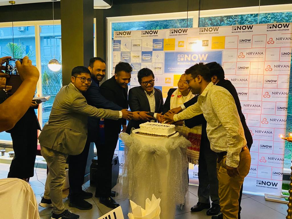 Deceuninck_In's tweet photo. We were elated to have Shri Talao Potom, IAS, DC of Itanagar, and Guest of Honor Er. Toko Onuj, CMD, HPDCAPL
@Satishk103
#DeceuninckGroup #DeceuninckIndia #Deceuninck
#Choosedeceuninck #UpgradeToDeceuninck #Channelpartners
#Benefits #aesthetic #inauguration https://t.co/ybFurE6paU