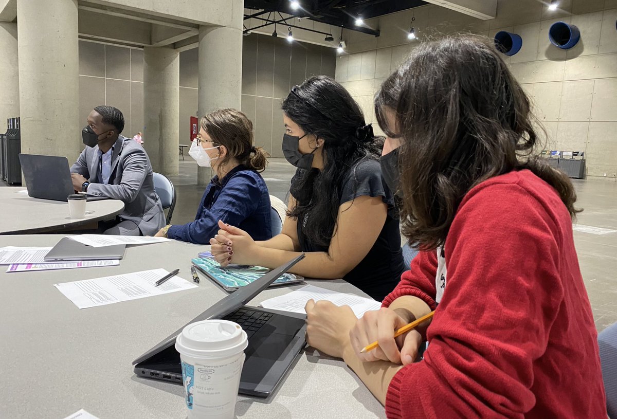 A BIG day for KY youth-led ed research! Witness KSVT's @KahloonSanaa &amp; <a href="/flickconnor/">its connor! ☀️</a> in CA prepping to present our Coping w Covid study at #AERA2022 while <a href="/tala_saad18/">Tala Saad</a> <a href="/EshaBajwa8/">𝐞𝐬𝐡𝐚 🇺🇸🇵🇰 | 📊⚙️🛠</a> &amp; Hayden Watkins gear up to present our Race to Learn research on a parallel panel online!