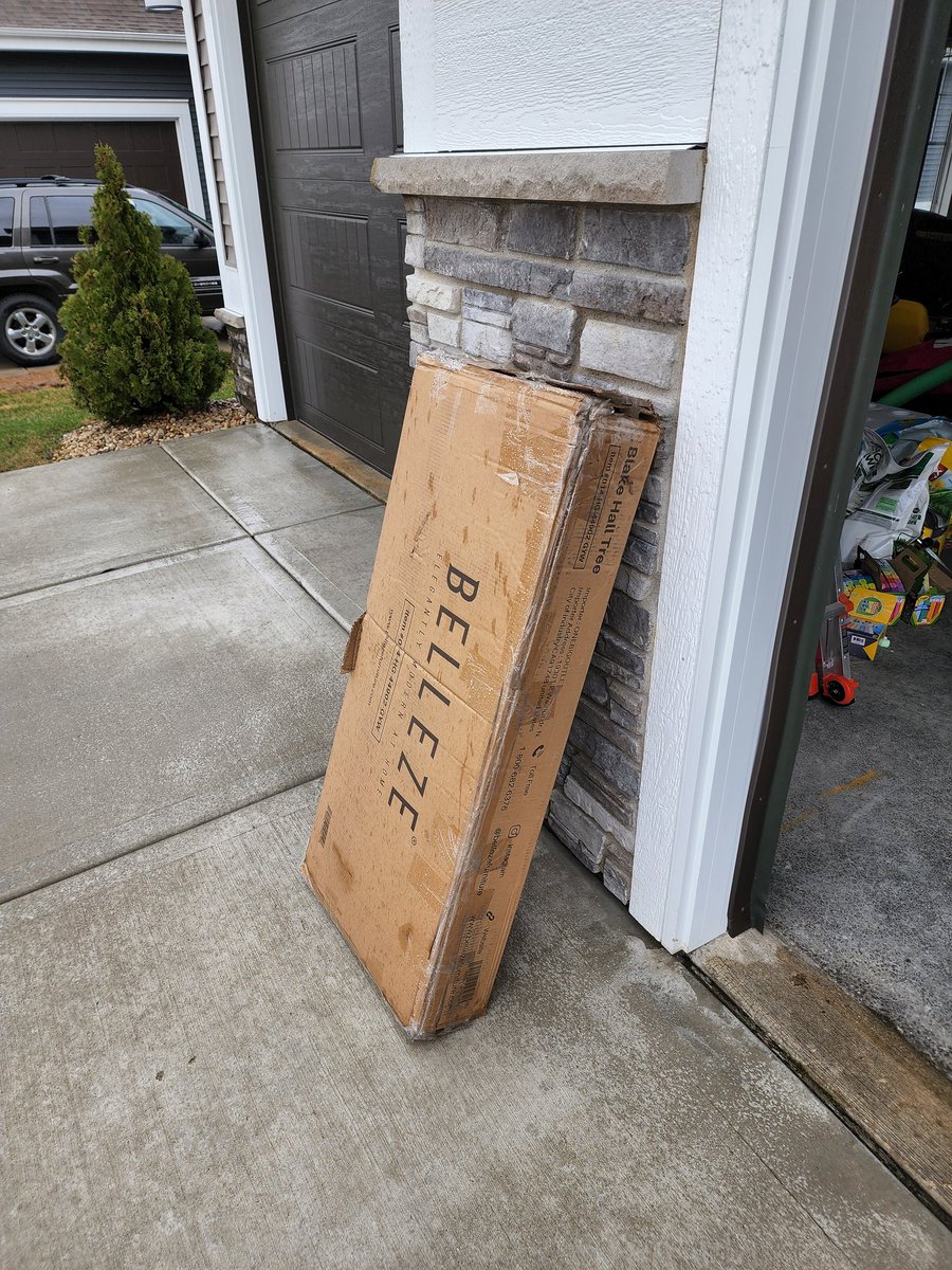 Dot1qTag's tweet photo. @FedEx @FedExHelp Great job guys! Your driver left a package in a downpour in our driveway! How are you guys still in business?! https://t.co/IApgBiQBKt