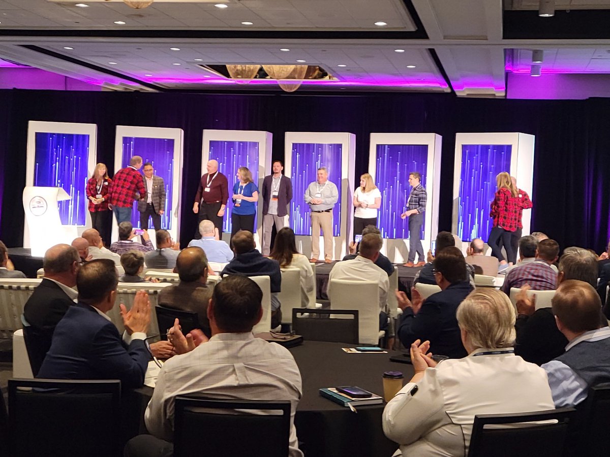 fcsiamericas's tweet photo. Congratulations to those who received their FCSI designation! 🍾 

Peg Galle
Jay Garcia
Vladislav Kamikovski
Anja Kuchemeister
Garrett Lennon
Joe Mora
Kelsey Patterson Kettner
Ryan Rongo
Tarah Schroeder

#myfcsi #fcsi2022 https://t.co/k1dY5tATdu