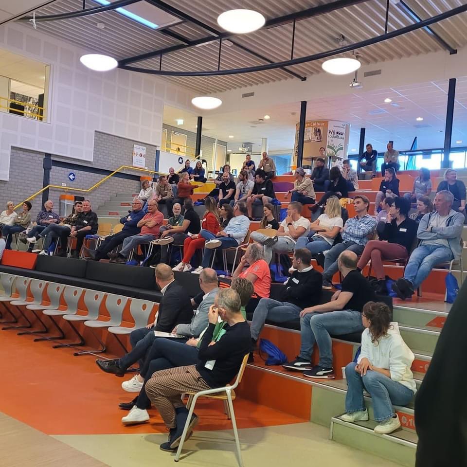 dehaere's tweet image. We zijn volop actief tijdens de bijeenkomsten over preventie, sport-en beweeg akkoorden in @gemhardenberg en gemeente @HELLENDOORNnl de-haere.nl/nieuws/prevent…