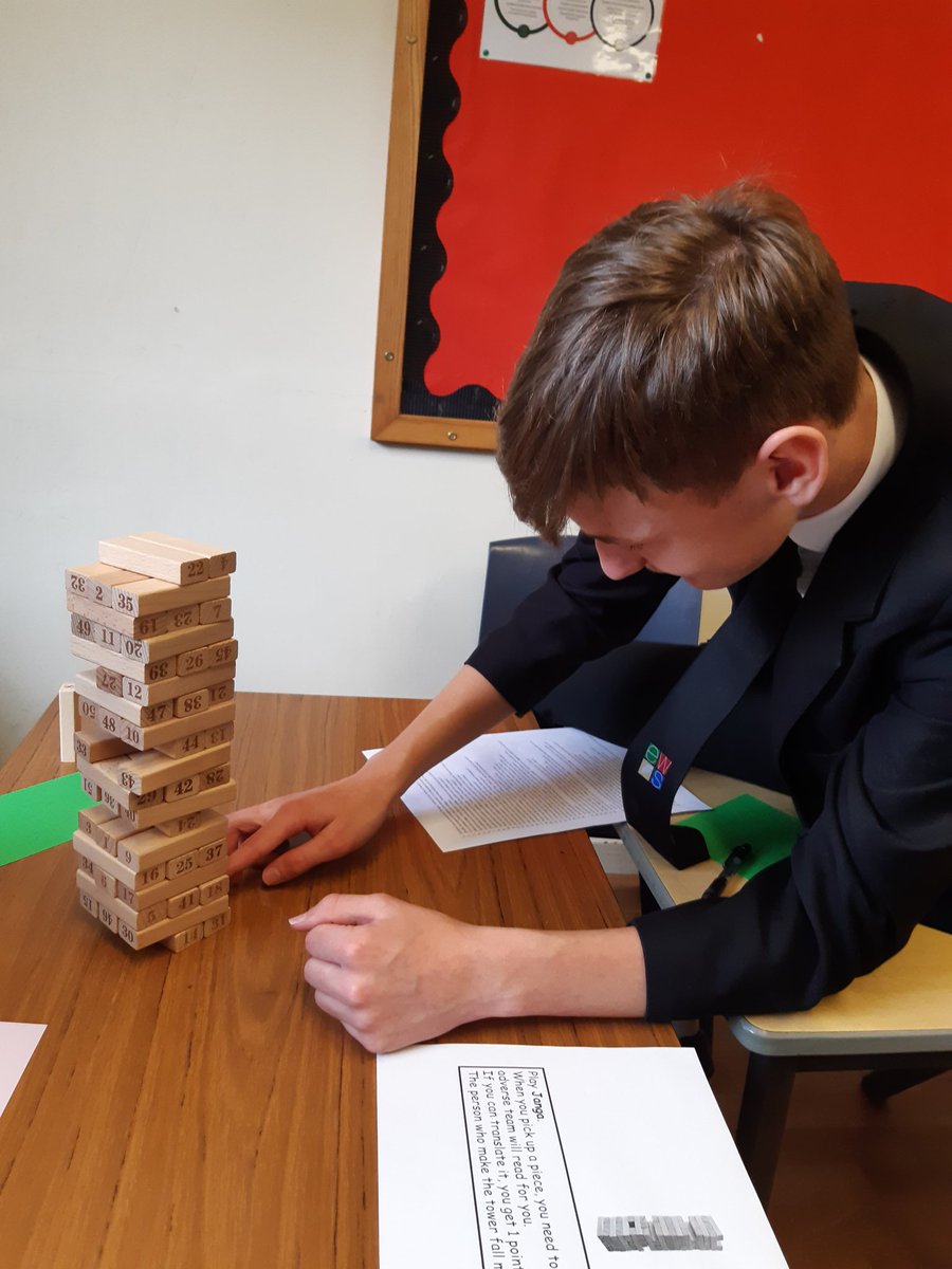 ewsmfl's tweet photo. #FundayFriday round 7: les garçons contre les filles. Lots of activities to compete against the opposite team and earn as many points as possible! We revised all about "school" today. Well done y10 :) #mflmatters #teamews https://t.co/rxwL4Q1Aee
