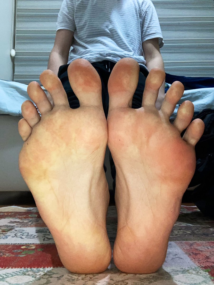 #köle #ayakfetisi #ayakkolesi #cashmaster 
Tekrardan burdayım itaatkar köleler yazsınn