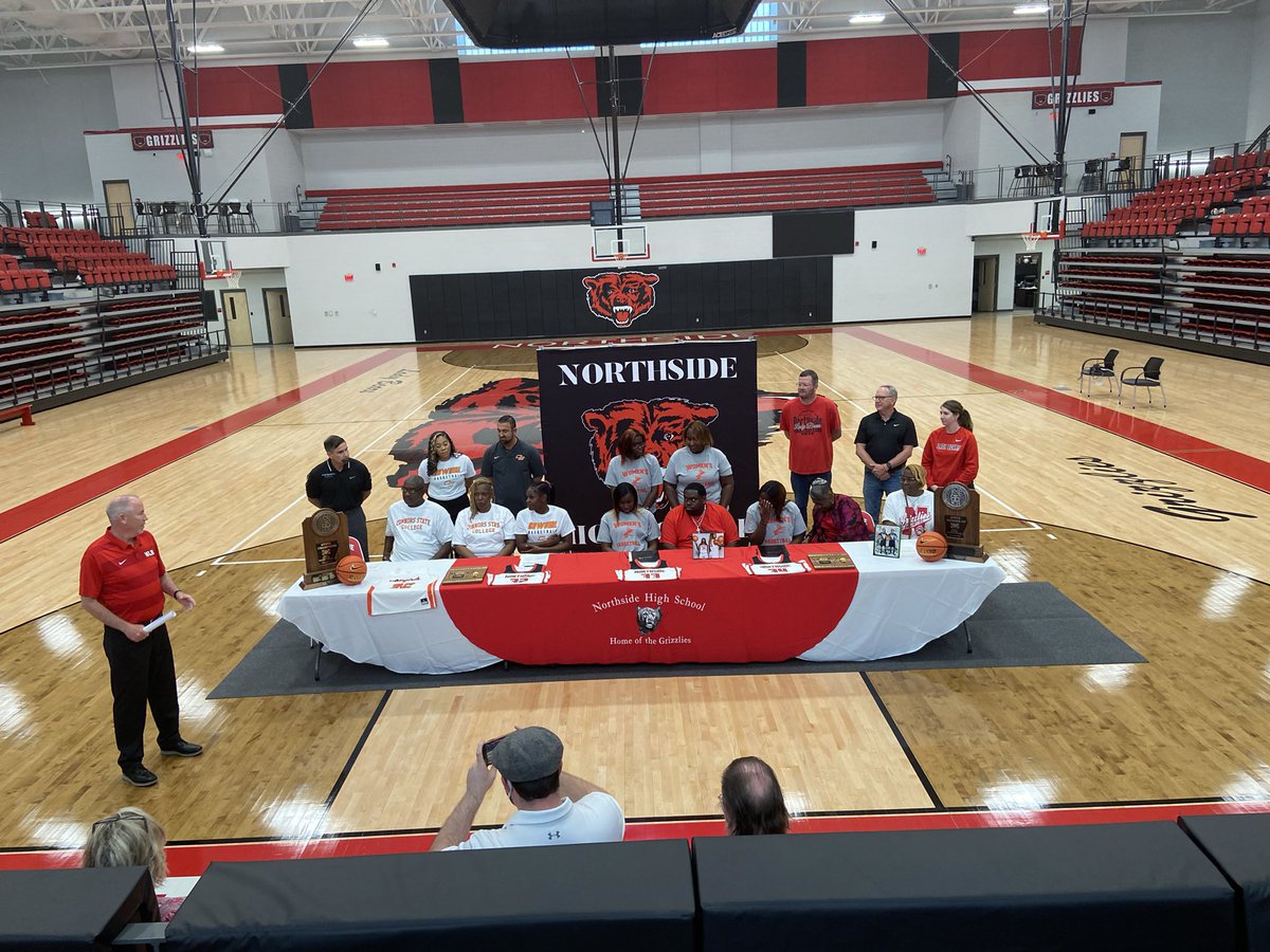 Grizzlyftball's tweet image. Grizzly Football would like congratulate Northside Lady Bears players Khassidy Warr, Khamille Warr, and Haitiana Releford for signing to play collegiate basketball today!!@Grizzlyftball @GrizzliesNHS #BuiltDifferent