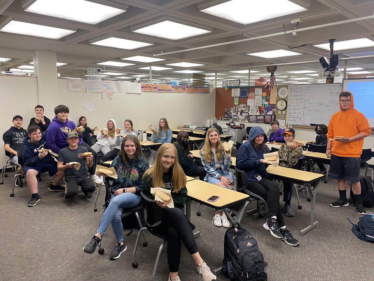 HistorybyG's tweet photo. Another quarter, no F’s!! This class is costing me my paycheck… then again I also get Bloedow’s, way to go GSH! #winhawkproud #wshs #gowinhawks https://t.co/KYCBLJNWQD