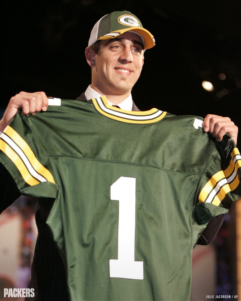packers's tweet photo. On this date:
"With the 24th selection in the 2005 NFL Draft, the Green Bay Packers select Aaron Rodgers, quarterback, California."
#PackersDraft | #GoPackGo https://t.co/p5lx6Bfxrn