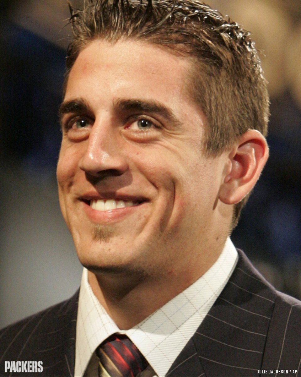packers's tweet photo. On this date:
"With the 24th selection in the 2005 NFL Draft, the Green Bay Packers select Aaron Rodgers, quarterback, California."
#PackersDraft | #GoPackGo https://t.co/p5lx6Bfxrn