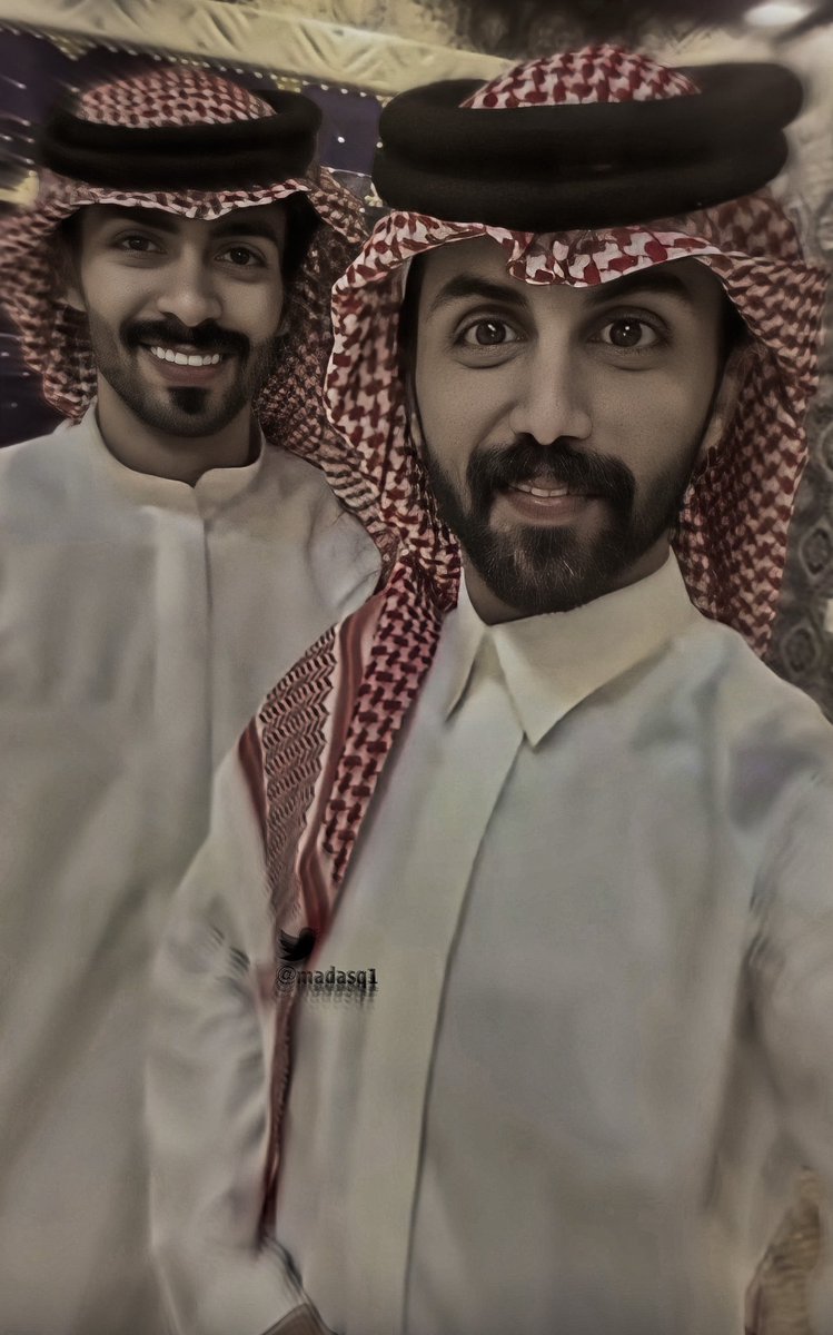 madasq1's tweet photo. صديقي اللي يضحك حجاجه بوجه الغانمين
كن مد كفه غيمة شاق النّظر براقها 🤍
#حمود_المطيري || #مالك_الشمري https://t.co/cEazAHb3TS