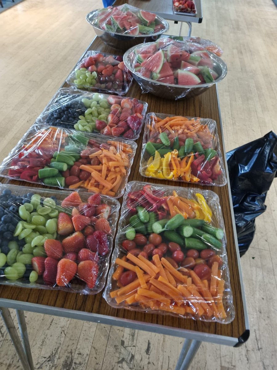 fasidelunchclub's tweet photo. Who had more fun today, our staff or the kids? 🙈 Great last day down with @PSGLunchclub for some inflatable fun along with loads of lovely food. So nice to see kids enjoying themselves with their families there too. https://t.co/qVzk0mEZ11