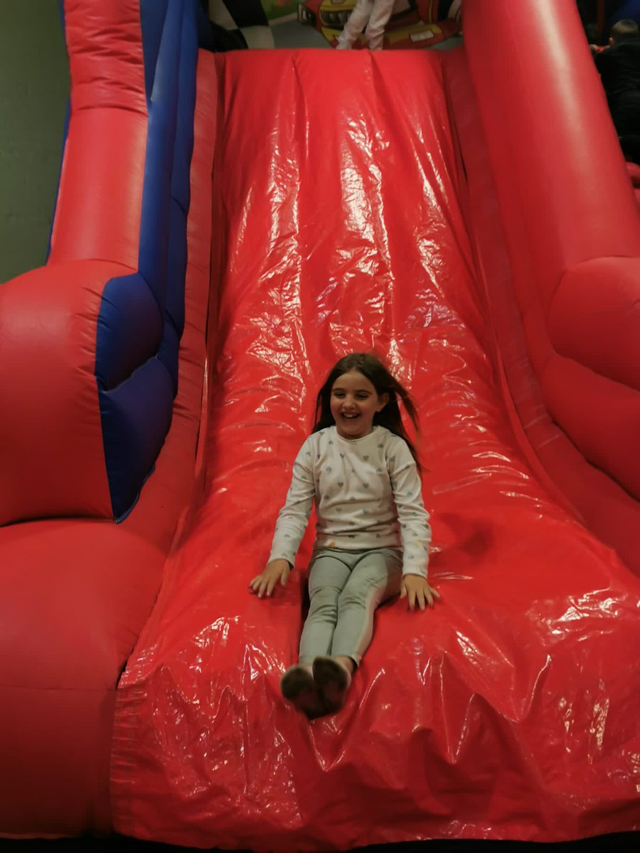fasidelunchclub's tweet photo. Who had more fun today, our staff or the kids? 🙈 Great last day down with @PSGLunchclub for some inflatable fun along with loads of lovely food. So nice to see kids enjoying themselves with their families there too. https://t.co/qVzk0mEZ11