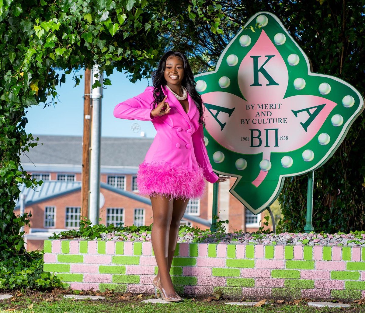 Kendra_Elysia's tweet image. Pretty and Educated💗💚
ASU Grad Loading🎓🐝
•
•
•
#myasu #bamastate #betapi