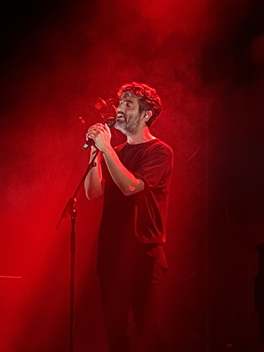 emgofa's tweet photo. Fantàstic concert de @joandausa a St Joan Despí!
#repetirem #sortidadegermanes https://t.co/FDmkT9Yi13