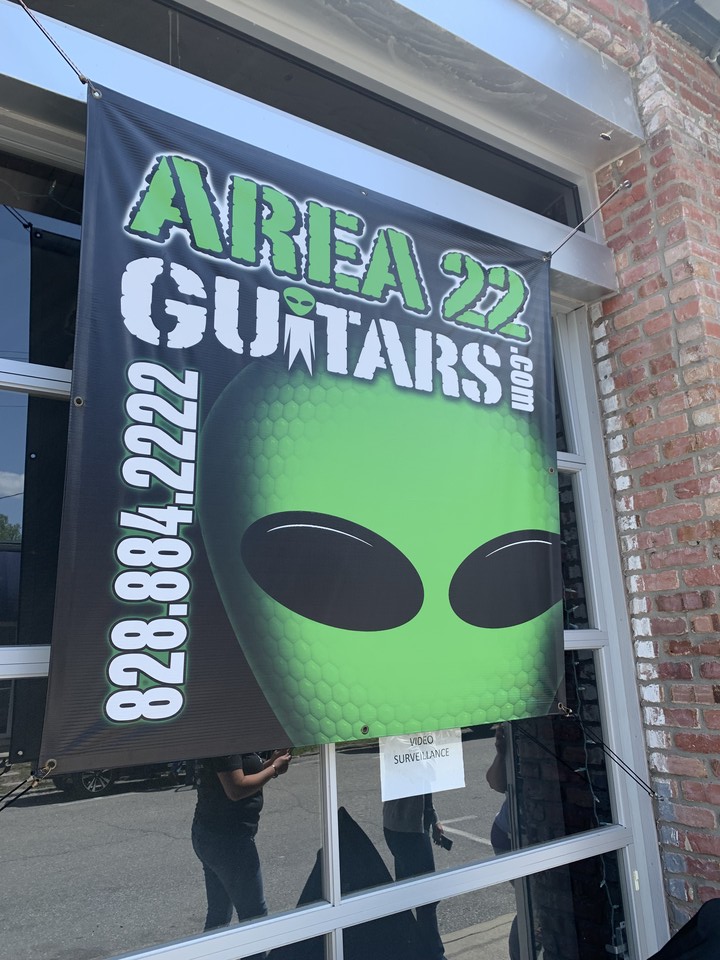 Rosman Middle School Job Shadow Day 2022!!
Thank you Area 22 Guitars for allowing one of our students to job shadow today