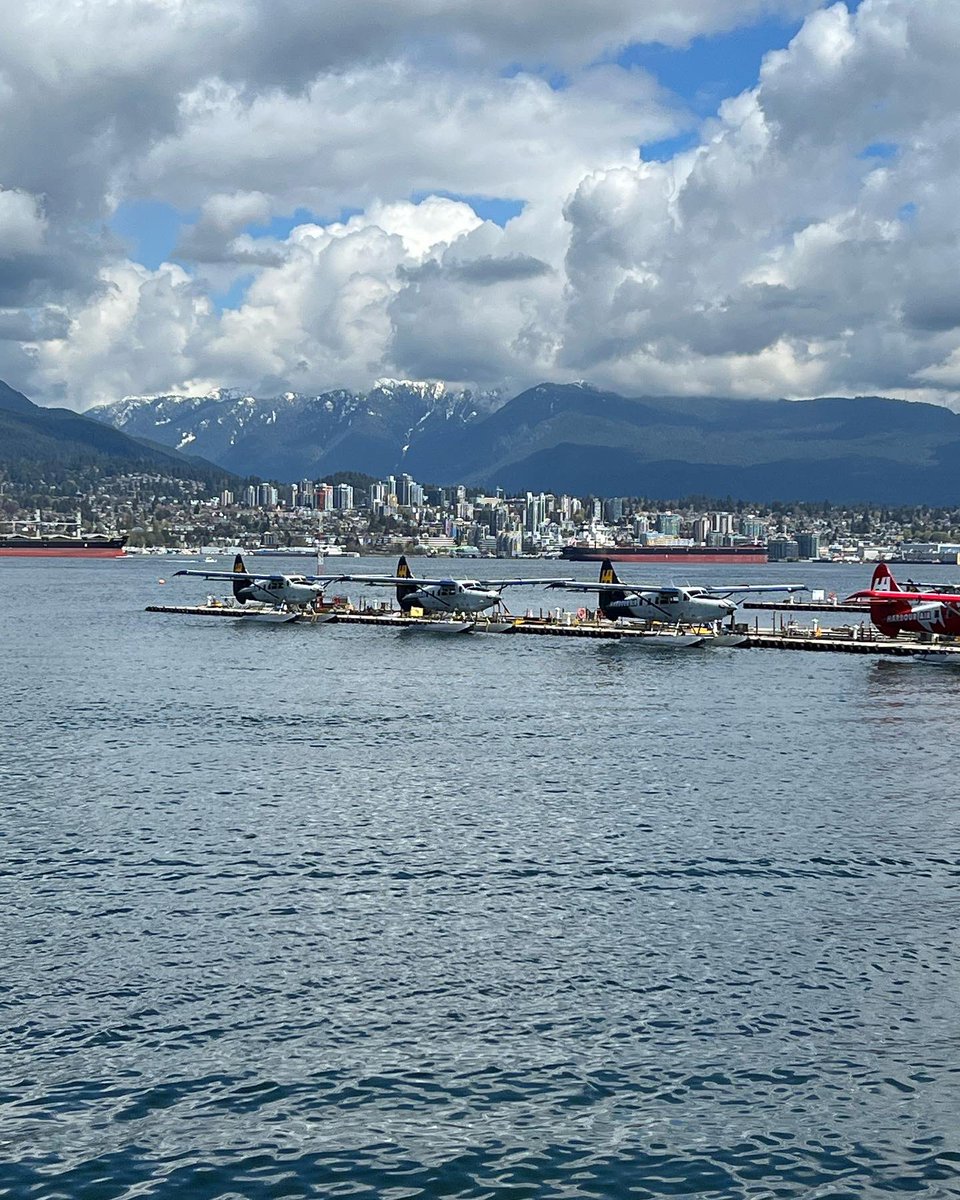 I am sure I post these same pictures every year that I come out here but this view just never gets old.
#coalharbour #CHFAnow #businesstravel