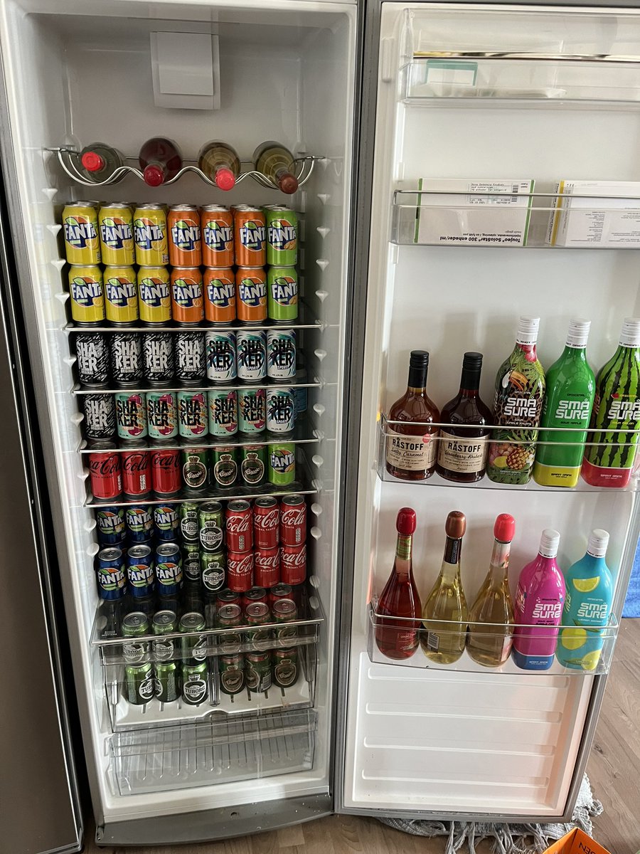 ViktorRIPX's tweet photo. Så er vi da så småt ved at være klar til personale fest. Men først bøf og heroin med drengene.👍🏼 https://t.co/CRAawoh52V