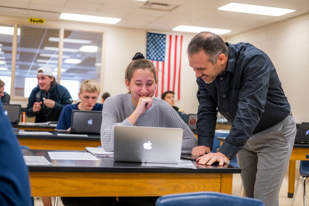 HSSD's tweet photo. Taking place May 2-6, @HSEdfoundation will host its second-annual Giving Gratitude Campaign for #StaffAppreciationWeek. Thanks for making this campaign a success last year and check your email next week for your opportunity to spread the love again this year. #BringHumanityBack https://t.co/H18PNmoZDF